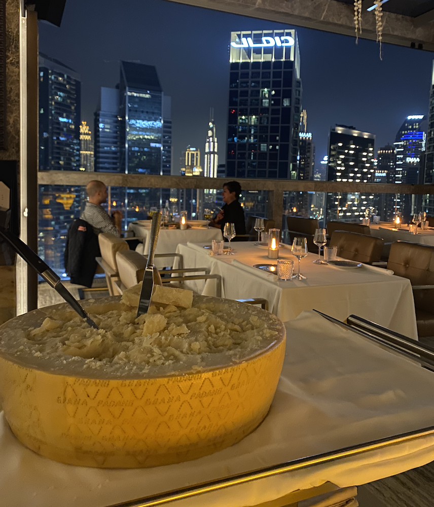 A EXPO DUBAI IN SCENA IL GRANA PADANO SELEZIONE DA FIENO