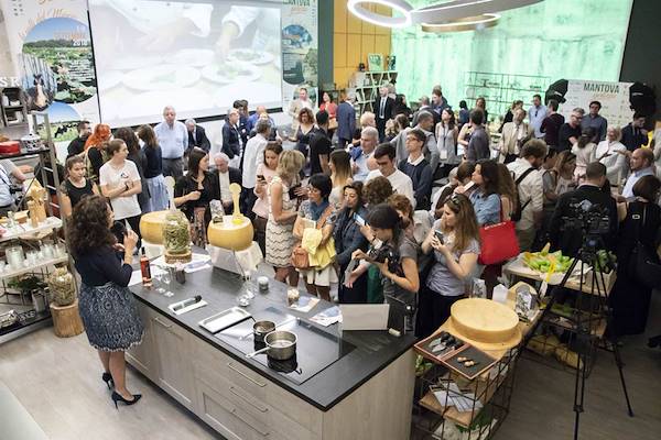 Grana Padano dei Prati Stabili al Food Loft di Simone Rugiati