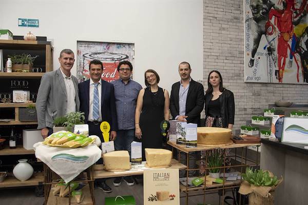 Grana Padano dei Prati Stabili al Food Loft di Simone Rugiati