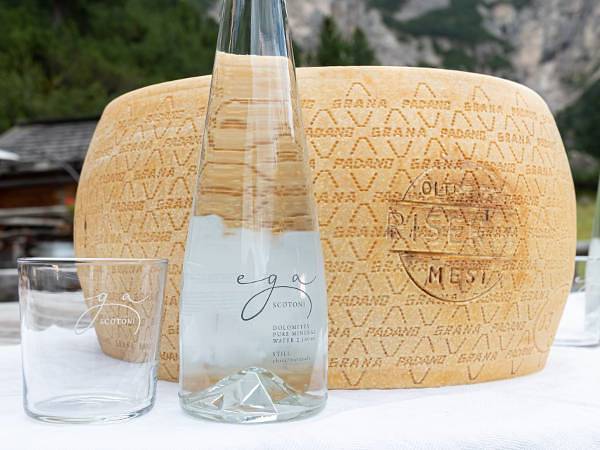 L’acqua delle Dolomiti incontra il Grana padano